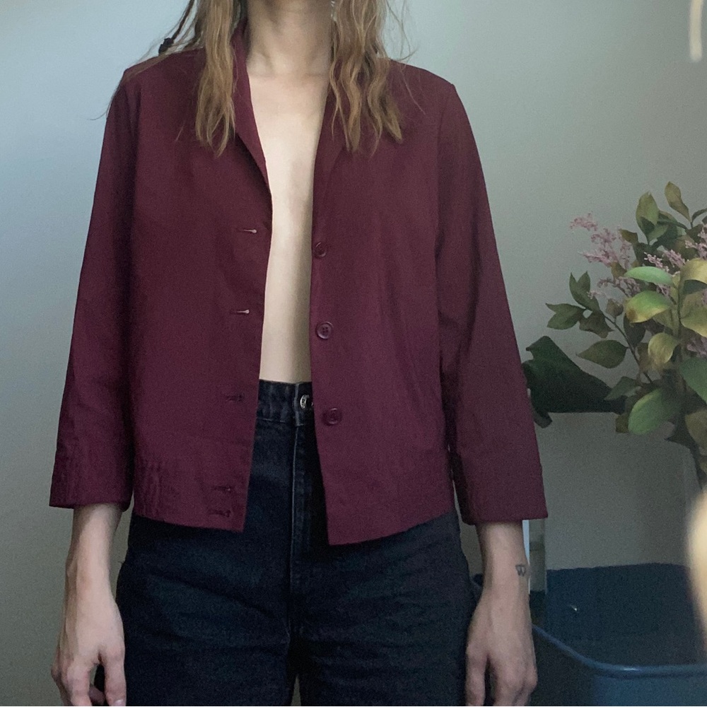 Woman’s blouse jacket rouge